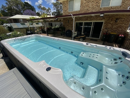 Farm Stay at Camellia Cottage Pet Friendly