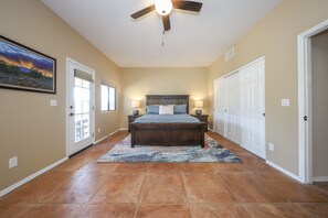 3 Schlafzimmer, Schreibtisch, Bügeleisen/Bügelbrett, kostenloses WLAN