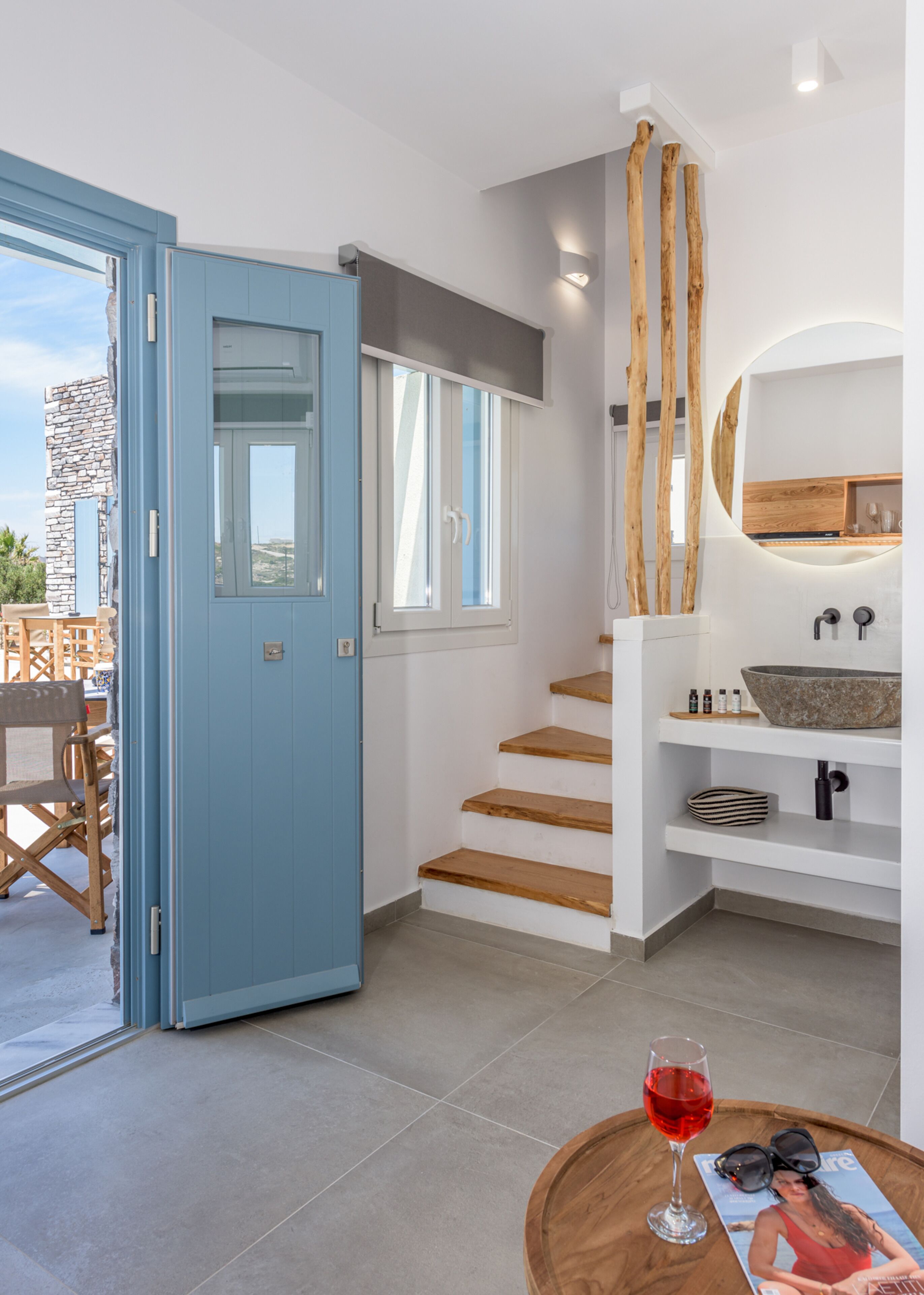 Superior Duplex | Premium bedding, in-room safe, desk, laptop workspace