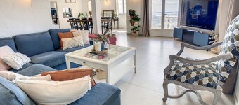 Amazing sea view villa, Near Cannes, 5 bedrooms, 4 bathrooms, pool, up to 10.