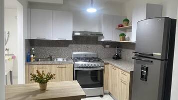 Fridge, microwave, oven, stovetop