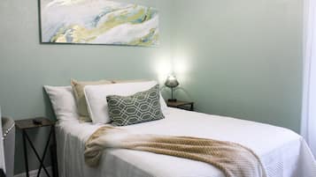 2 habitaciones, escritorio, tabla de planchar con plancha y wifi gratis