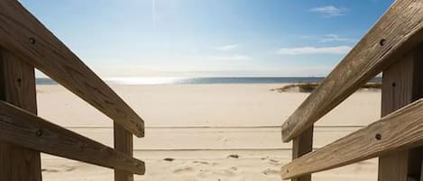 Beach nearby, sun-loungers, beach towels