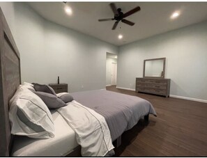 Room - Downtown Fort Worth 3 Bed luxury house (Fort Worth)