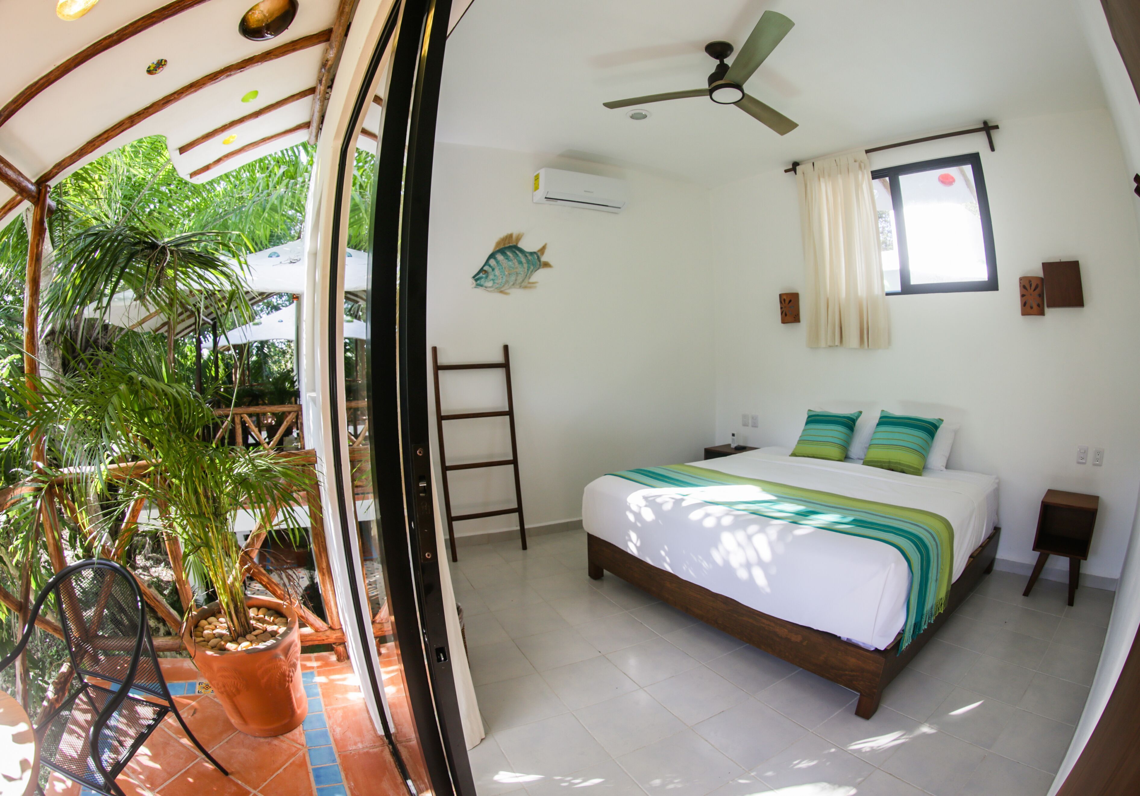 In-room safe, free WiFi, bed sheets