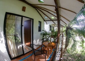 Habitació superior | 1 dormitori, caixa forta a l'habitació, wifi gratuïta i roba de llit 