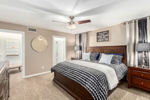 4 bedrooms, iron/ironing board, free WiFi, bed sheets - Prime location! Home in sought after Desert Ridge area! (Phoenix)