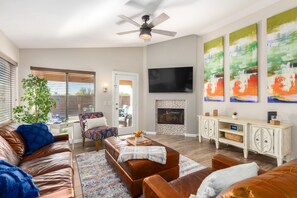 Smart TV, fireplace - Prime location! Home in sought after Desert Ridge area! (Phoenix)