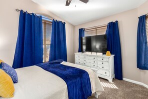 4 bedrooms, iron/ironing board, free WiFi, bed sheets - Prime location! Home in sought after Desert Ridge area! (Phoenix)