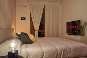 1 bedroom, in-room safe, iron/ironing board, free WiFi