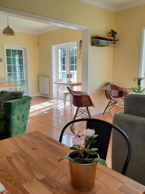 Interior - Smiling Places (Vila do Conde)