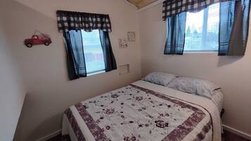 1 Schlafzimmer, Schreibtisch, Bügeleisen/Bügelbrett, kostenloses WLAN