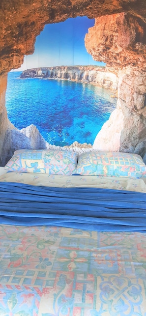 4 bedrooms, desk, free WiFi, wheelchair access - Ocean View with beach and shops at door step (San Remo)