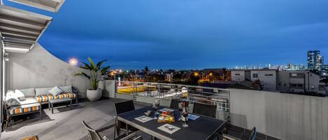 Executive Apartment | Terrace/patio