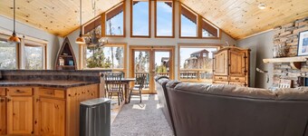 Grand Lake Chalet, Spectacular views