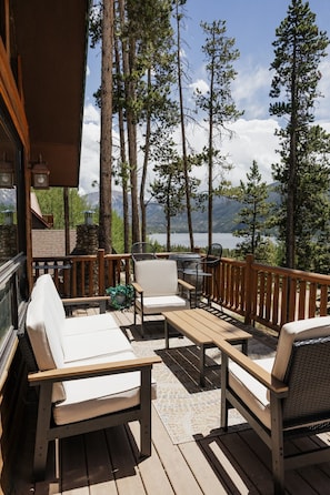 Terrace/patio - Lakeview Retreat Walk to Town + Fenced Yard (Grand Lake)