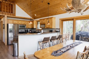 Coffee/tea maker, fridge, microwave, oven - Lakeview Retreat Walk to Town + Fenced Yard (Grand Lake)