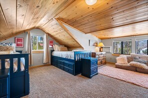 4 bedrooms, iron/ironing board, travel cot, WiFi