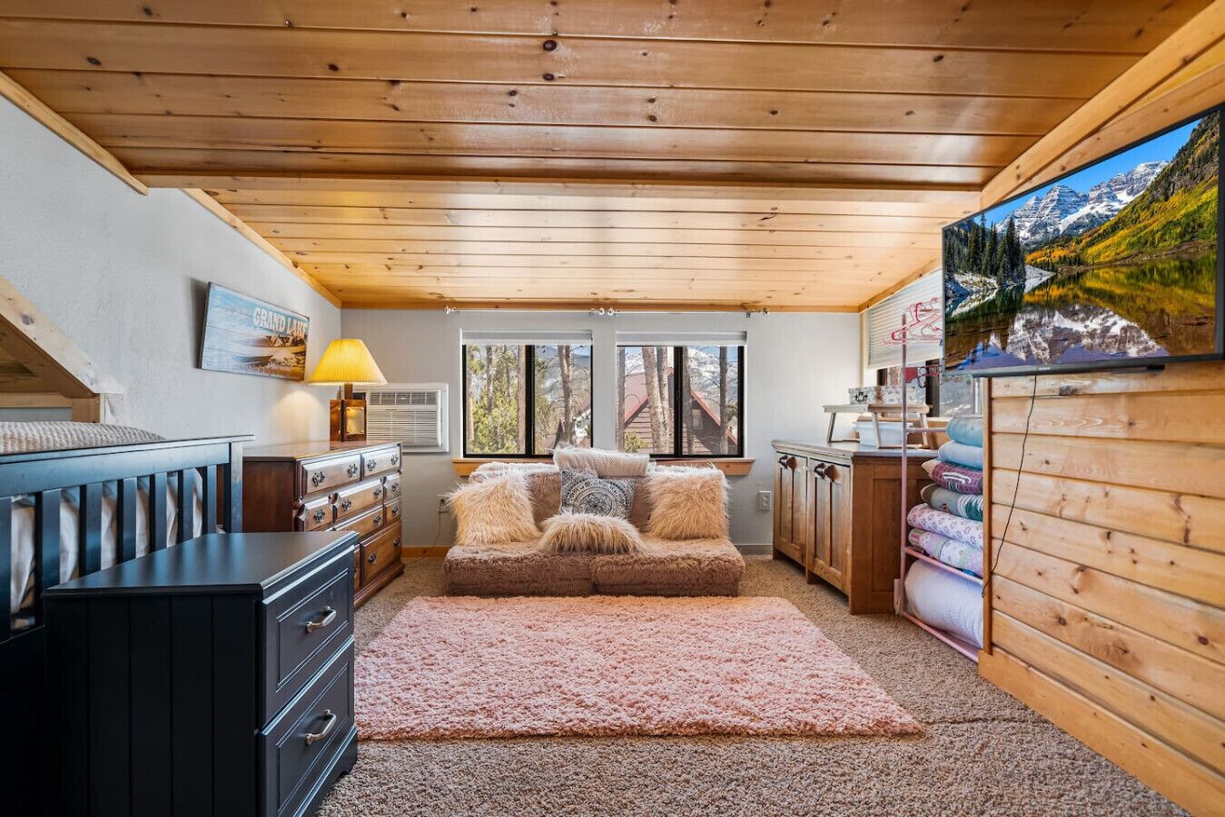 Televisión, chimenea