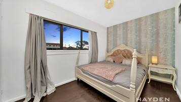 2 bedrooms, bed sheets