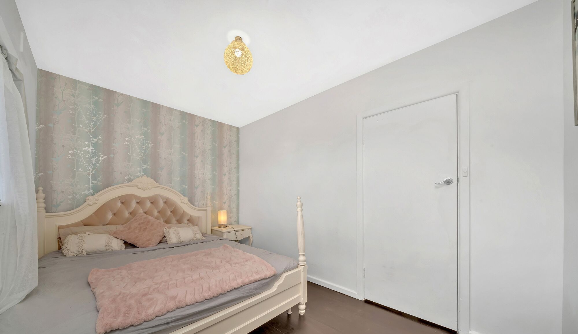 2 bedrooms, bed sheets