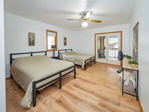 7 bedrooms, desk, travel cot, free WiFi