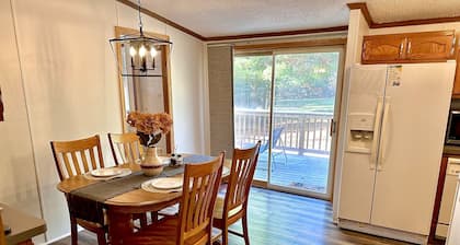 Secluded/Pet-friendly home on 3+ acres, close to downtown Hayward/ATV Trails