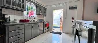 Cozy 2 bedroom in peaceful location