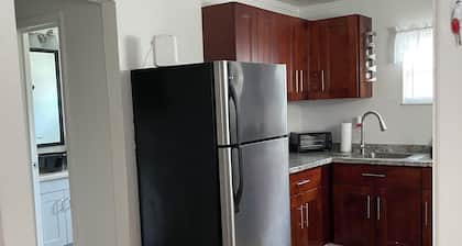 Charming Town House — 10 Minutes from the Legoland Park and Downtown