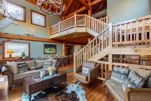 Elk Island at River Run- Luxury Banner Elk Home with VIEWS!