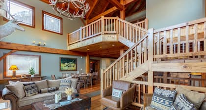 Elk Island at River Run- Luxury Banner Elk Home with VIEWS!