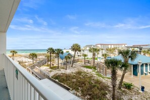 Property grounds - Summer Availability - Book Now! (Fort Walton Beach)