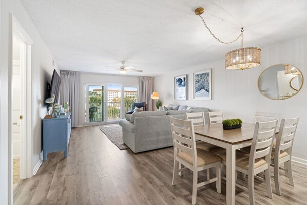 TV, Hulu, streaming services