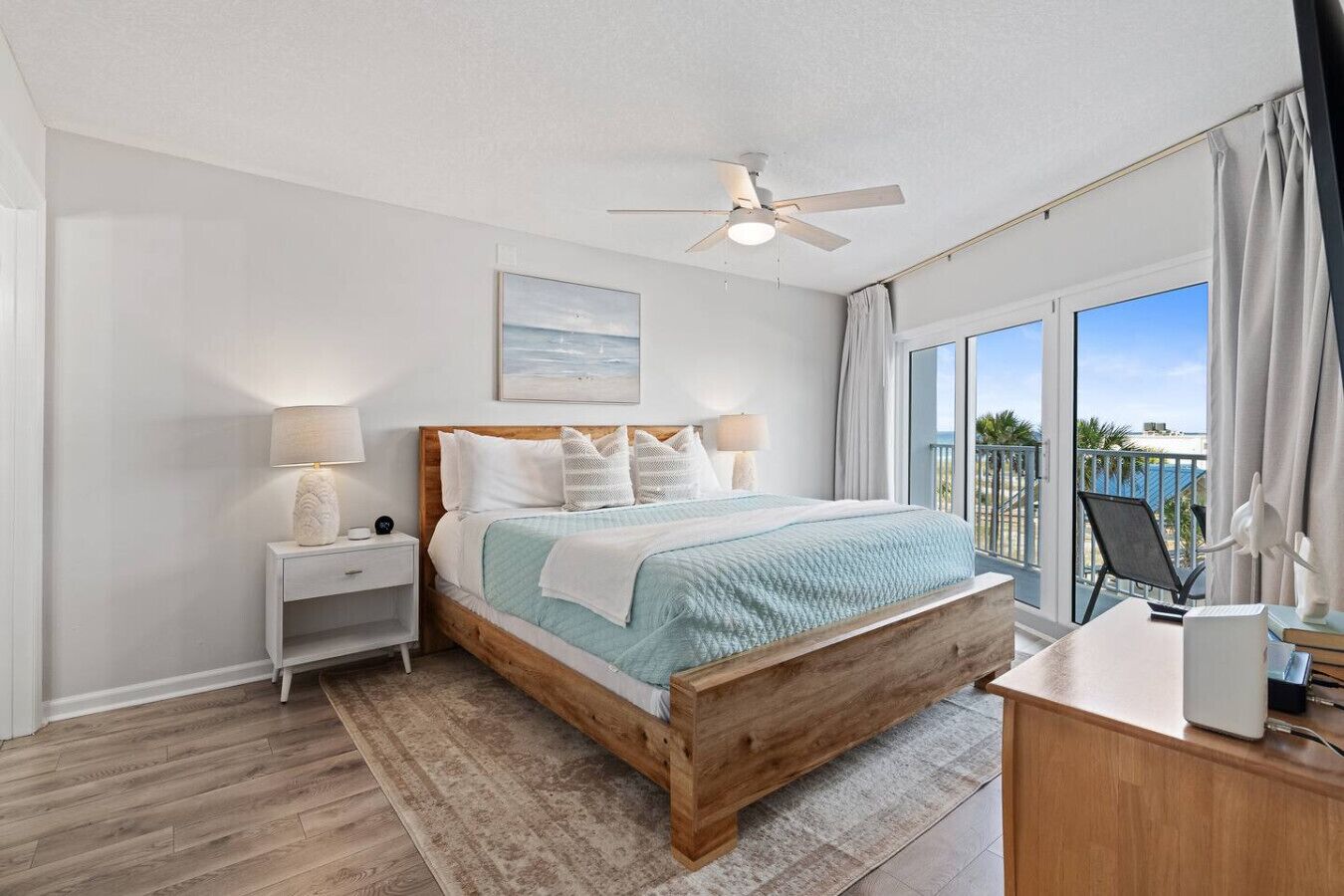 2 bedrooms, desk, iron/ironing board, WiFi