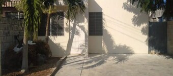 House in Merida, 2 bedrooms, good location, safe area, Yucatan, Mexico