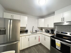 Private kitchen - Comfy Sailboat bend home (Fort Lauderdale)