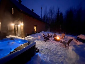 Terrace/patio - The Birch House - Cottage with spa located 10 min from Le Massif de Charlevoix (Saint-tite-des-caps)