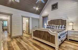 3 bedrooms, iron/ironing board, travel crib, free WiFi
