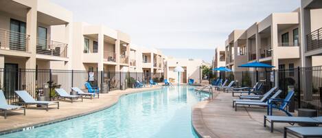 Piscine extérieure, piscine chauffée