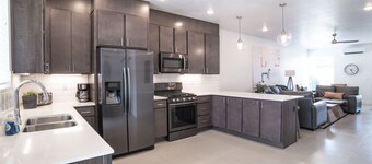 Great mountain biking just minutes away! Heated pool with two giant jacuzzis.