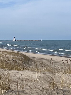 Beach nearby, sun loungers, beach towels