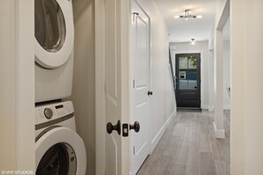 Interior - New Vacation Home - 4 Bed/3 Bath w/ Hot Tub & Fire pit - 5 min to beach (Michigan City)