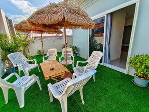 Deluxe Suite, Terrace | Terrace/patio - Sailor Hotel Pattaya (Pattaya)