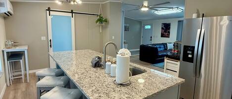 المنشأة من الداخل