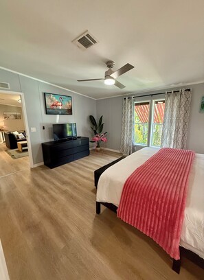 3 chambres, fer et planche à repasser, Wi-Fi gratuit, draps fournis