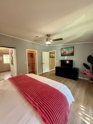 3 bedrooms, iron/ironing board, free WiFi, bed sheets