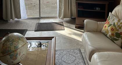 Furnished, lakefront 2/1 house in Ocala Nat'l Forest