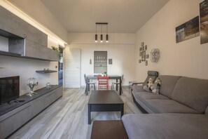 TV - Brizio's Flat - Sweet Dreams in Florence (Firenze)