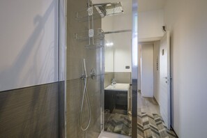 Shower, free toiletries, hair dryer, bidet - Brizio's Flat - Sweet Dreams in Florence (Firenze)