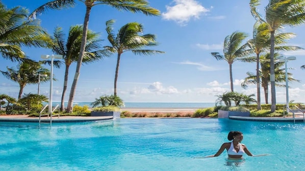 Piscine extérieure, piscine chauffée